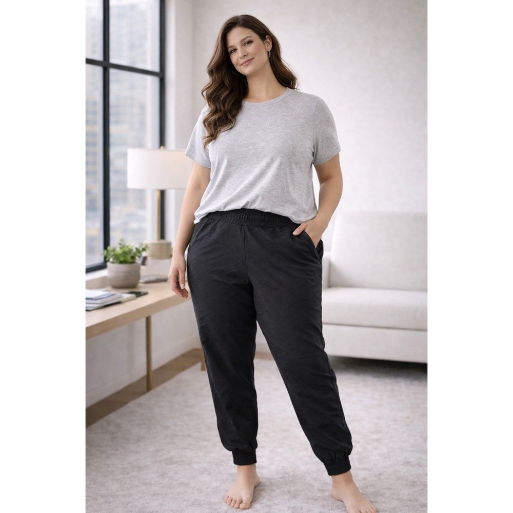 Athleta Brooklyn Textured Jogger Black Size‎ 10 Relaxed Tapered Travel Pants